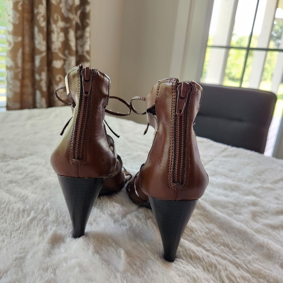 Mossino Target High Heels Ladies Size 8 Man Made Materials with a Leather Look - Picture 6 of 11